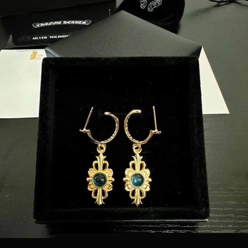 Ch**me He**ts earrings